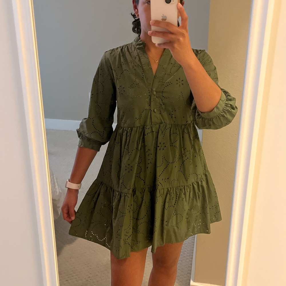 Zara Green Mini Sundress with V-neck and Cuffed Sleeves